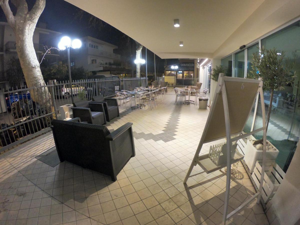 Hotel Half Moon Airport Restaurant Rimini Exterior photo