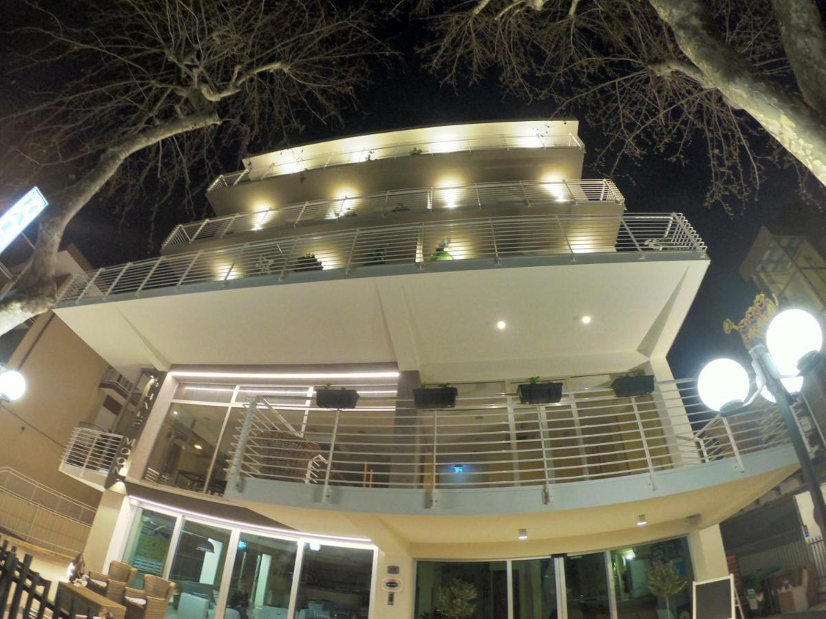 Hotel Half Moon Airport Restaurant Rimini Exterior photo