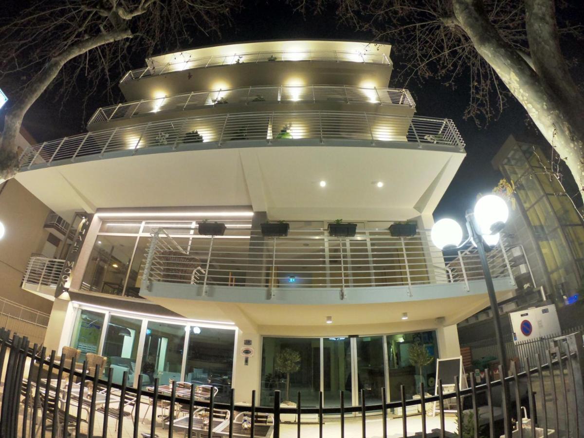 Hotel Half Moon Airport Restaurant Rimini Exterior photo