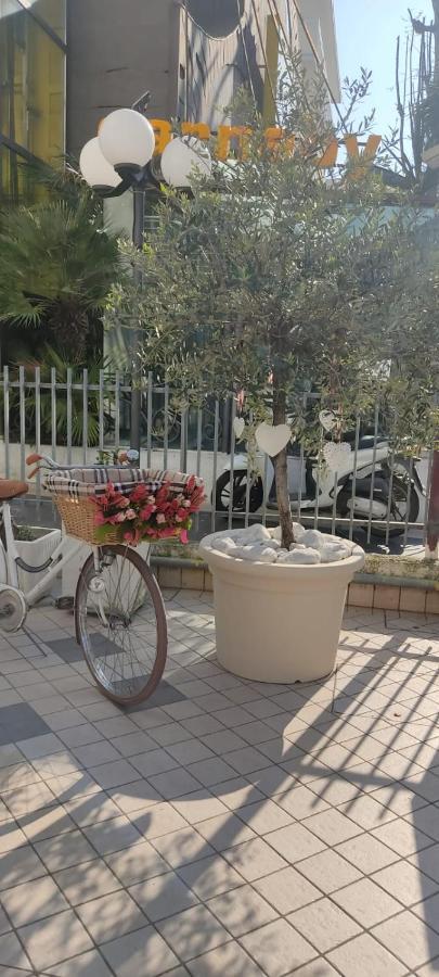 Hotel Half Moon Airport Restaurant Rimini Exterior photo
