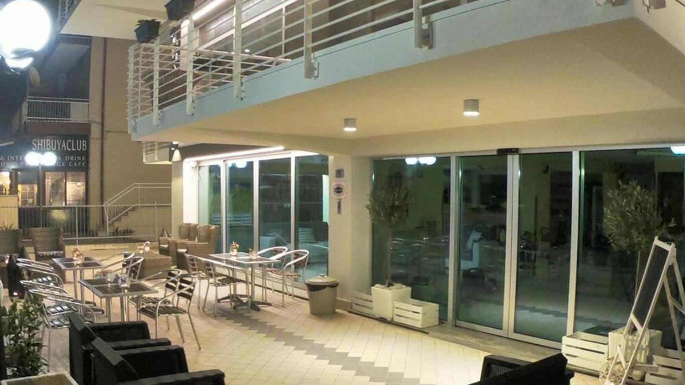 Hotel Half Moon Airport Restaurant Rimini Exterior photo